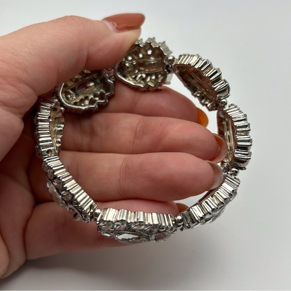 Rhinestone Sparkle Floral Leaf Stretch Bracelet Silver Tone Princess Statement - Picture 6 of 9